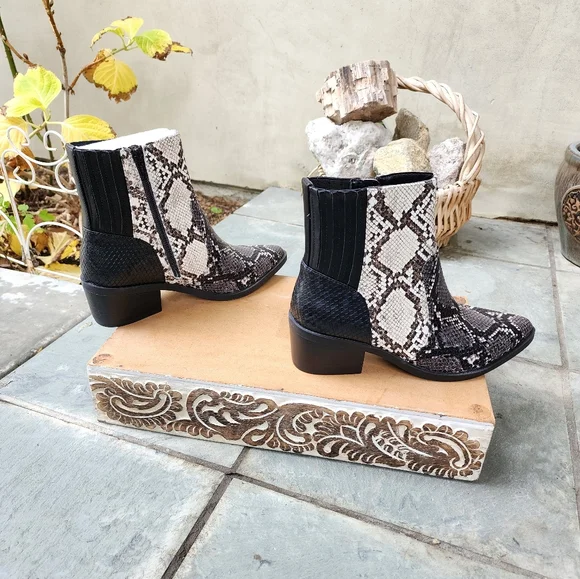 Edgy Chiv DV Dolce Vita Snake Embossed Booties - Picture 9 of 11